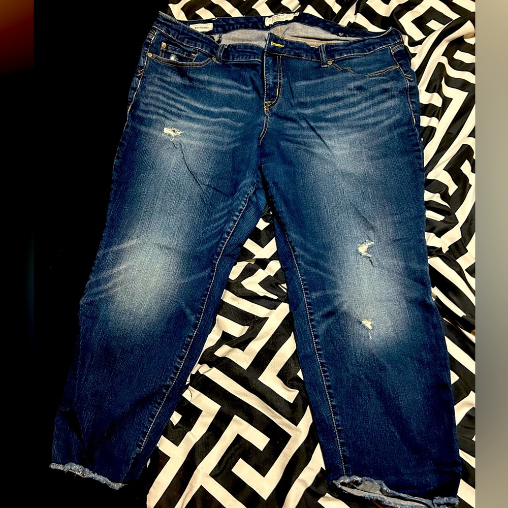 Women's Blue Distressed Jean crops TORRID size 24